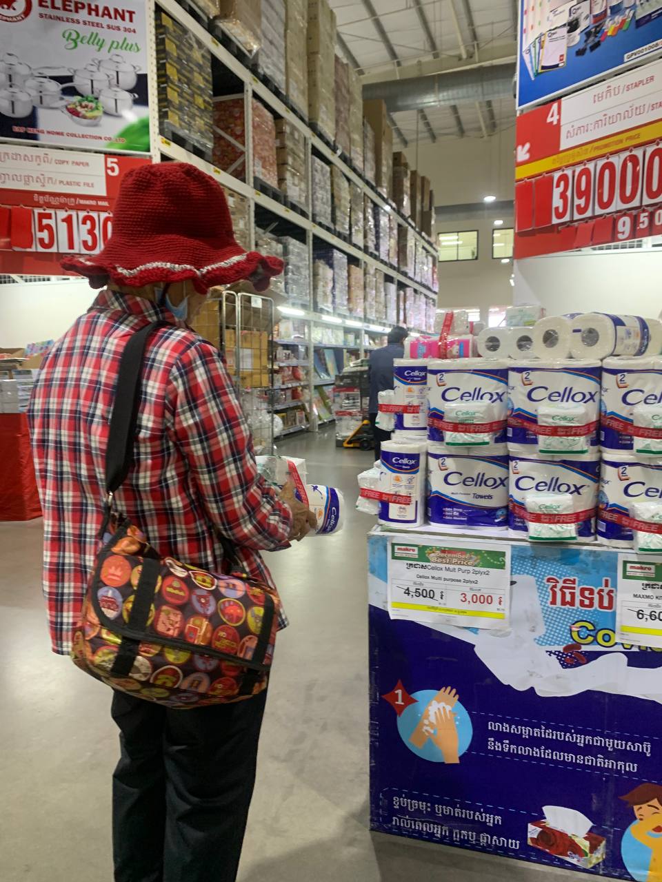 Modern Trade Distribution of Cellox and Hygienist Products by BJC at Makro Cambodia 12 Dec - Image 13